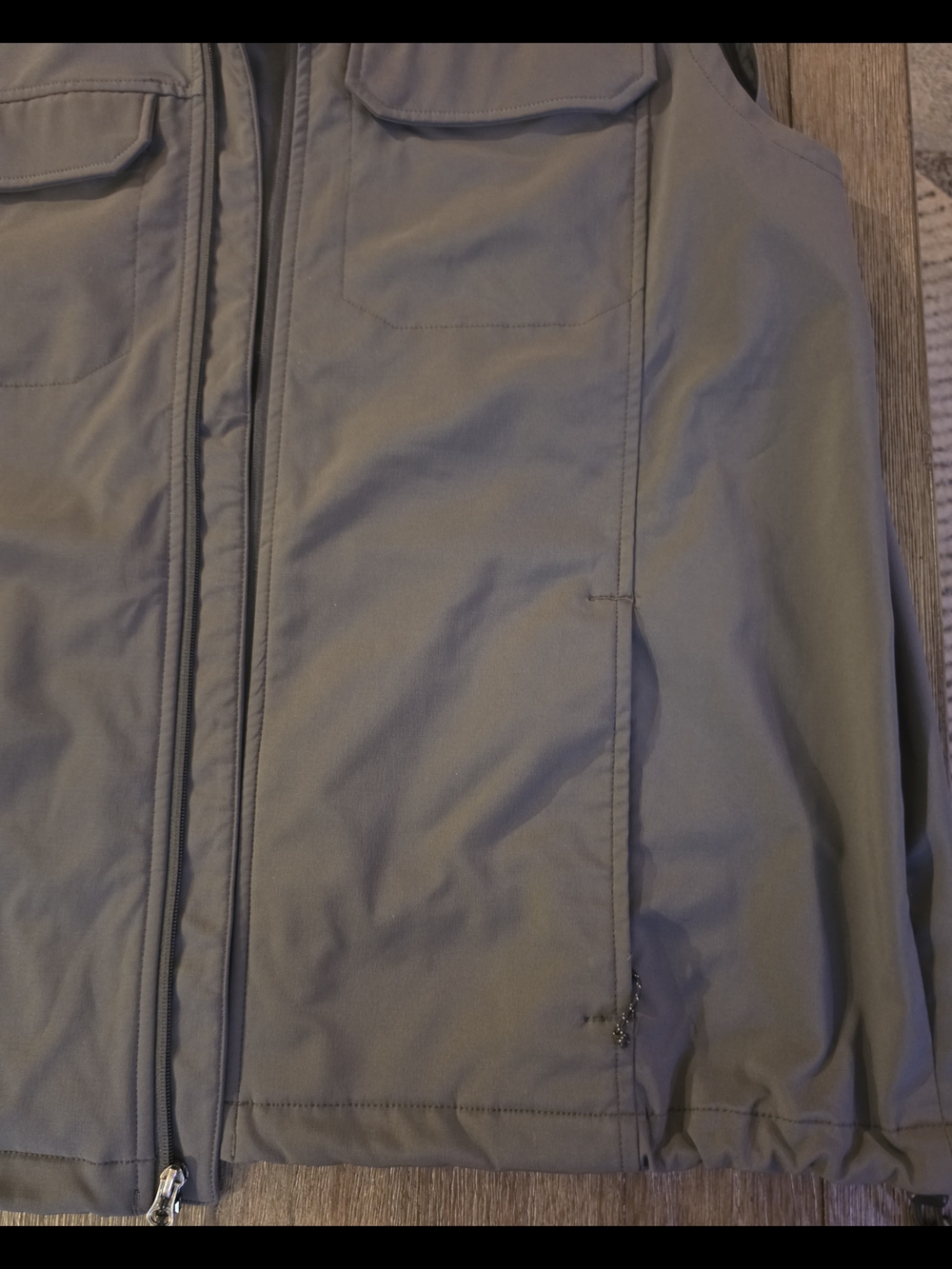 Eddie Bauer Men's Gray Quilted Utility Vest - Picture 2 of 7